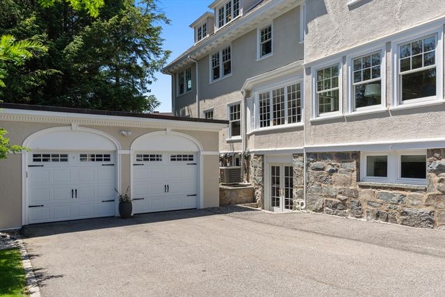 10 Burnham Rd, Newton, MA 02465