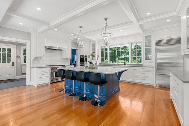 10 Burnham Rd, Newton, MA 02465