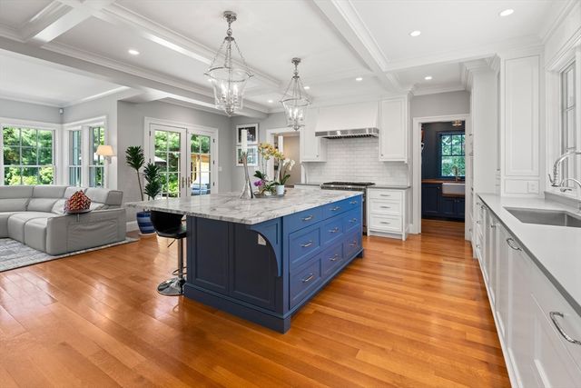 10 Burnham Rd, Newton, MA 02465