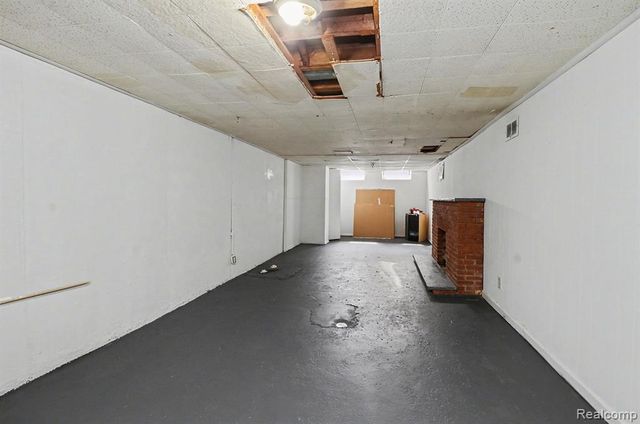 1700 Ackley Avenue, Westland, MI 48186