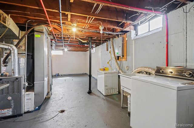 1700 Ackley Avenue, Westland, MI 48186