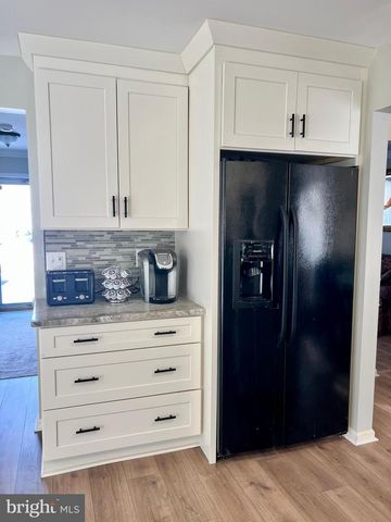 18 WAKEFIELD RD, Atco, NJ 08004