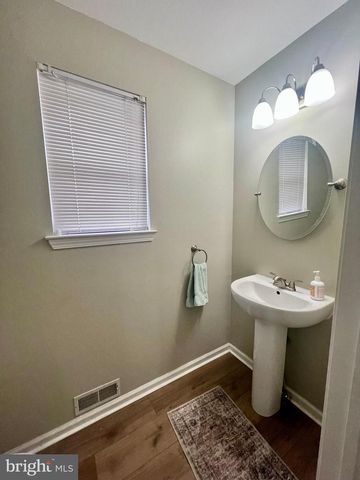 18 WAKEFIELD RD, Atco, NJ 08004