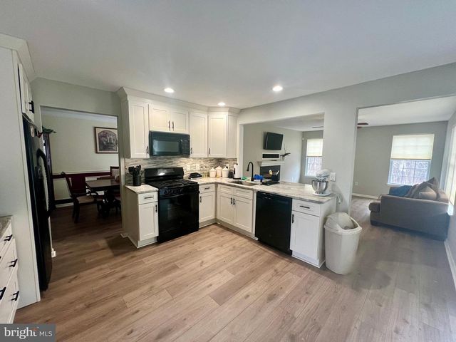 18 WAKEFIELD RD, Atco, NJ 08004