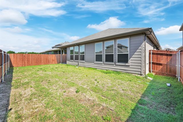 1012 Southwark Drive, Fort Worth, TX 76247