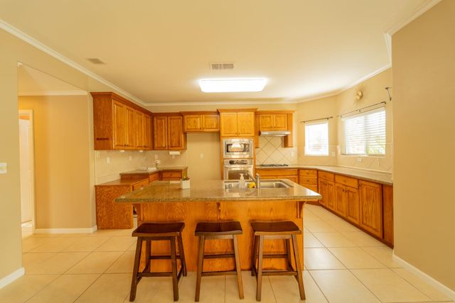 3374 Keats Avenue, Clovis, CA 93619