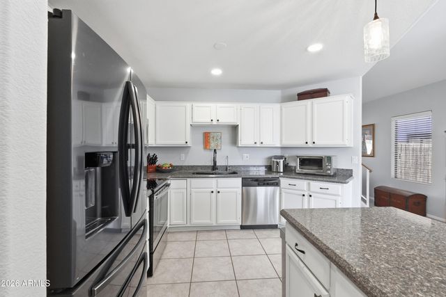 4534 E AMBERWOOD Drive, Phoenix, AZ 85048