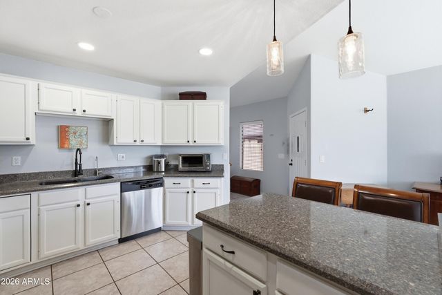 4534 E AMBERWOOD Drive, Phoenix, AZ 85048