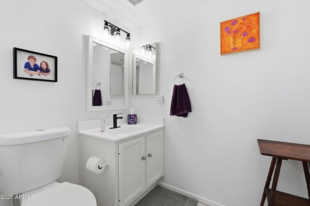 4534 E AMBERWOOD Drive, Phoenix, AZ 85048