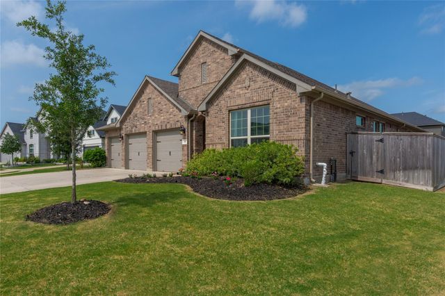 9211 Lowell Cliff Drive, Cypress, TX 77433