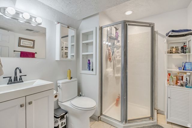 5276 S HUNTINGTON CIR, Taylorsville, UT 84129