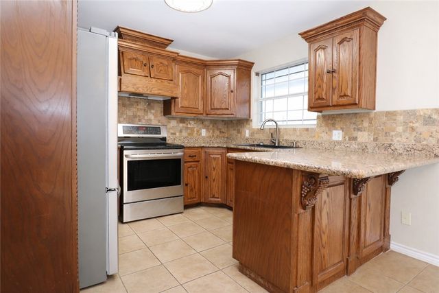 2103 Margaret Lane, Kingsville, TX 78363