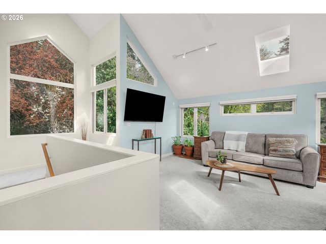 1361 Sw BROADWAY Dr, Portland, OR 97201