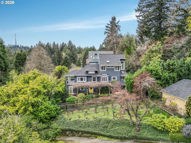 1361 Sw BROADWAY Dr, Portland, OR 97201