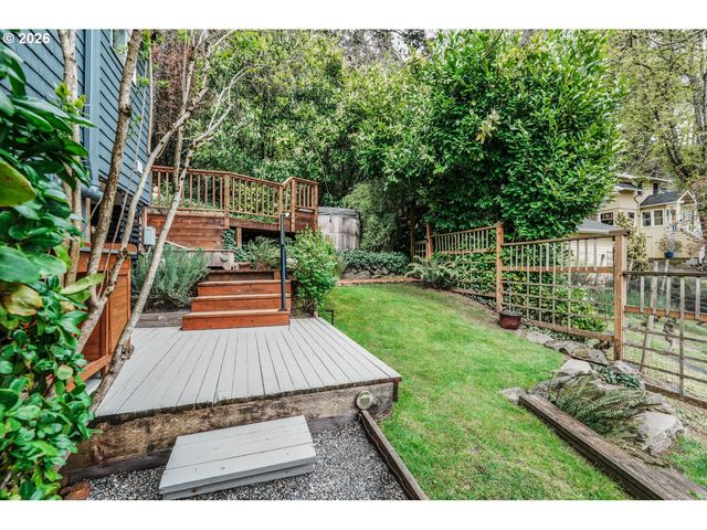 1361 Sw BROADWAY Dr, Portland, OR 97201