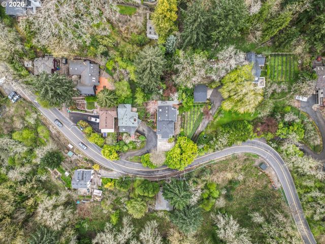 1361 Sw BROADWAY Dr, Portland, OR 97201