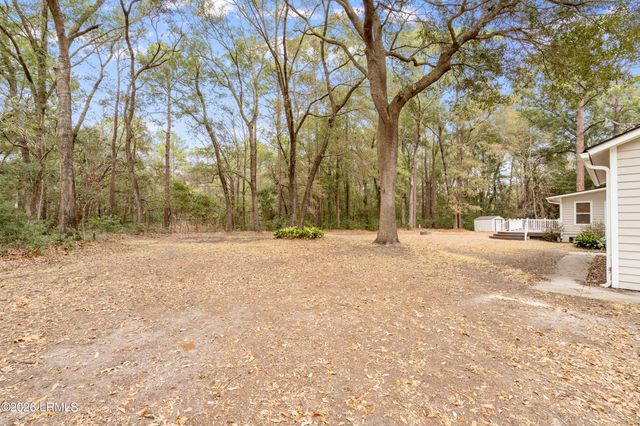 11 Redwood Lane, Beaufort, SC 29907