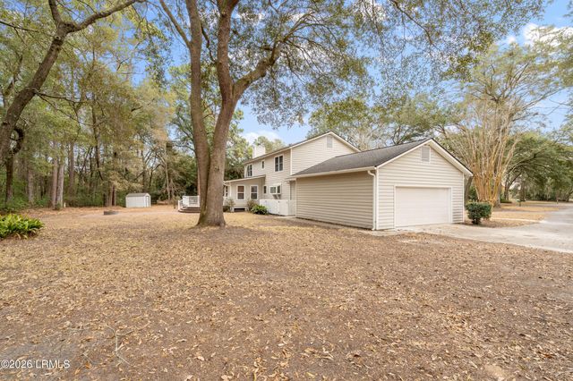 11 Redwood Lane, Beaufort, SC 29907