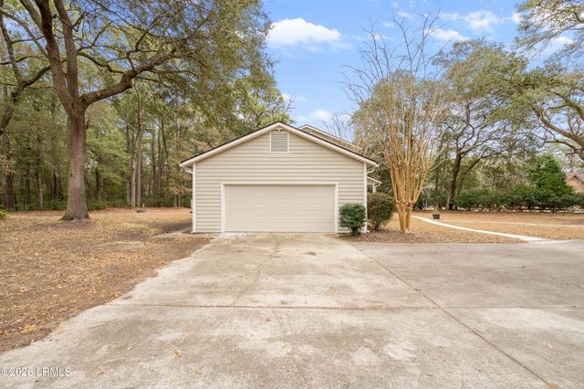 11 Redwood Lane, Beaufort, SC 29907