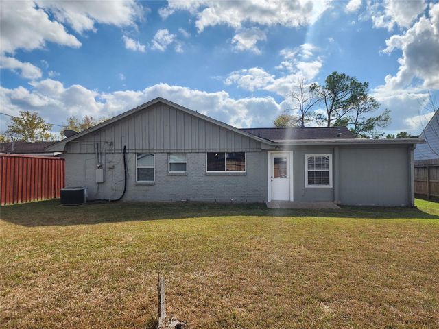 4214 Wuthering Heights Drive, Houston, TX 77045