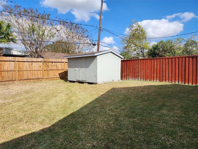 4214 Wuthering Heights Drive, Houston, TX 77045