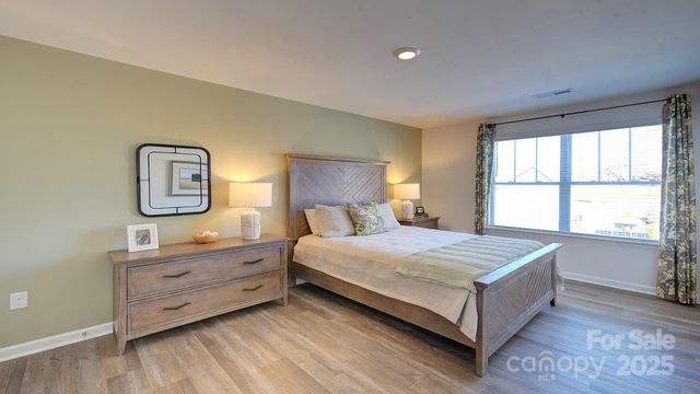 65 Cain Hollow Way, Asheville, NC 28806