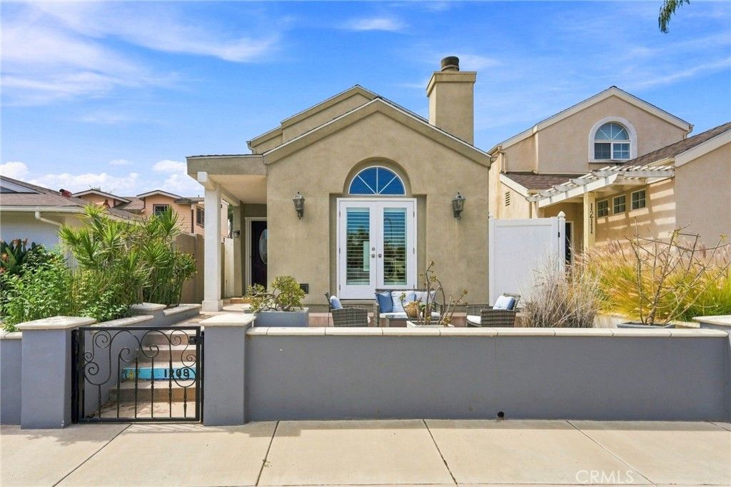 1209 Huntington Street, Huntington Beach, CA 92648 — exterior