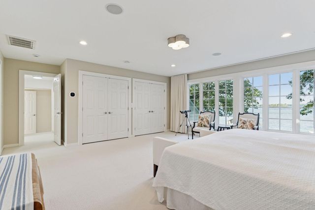 215 W Point Road, Tonka Bay, MN 55331