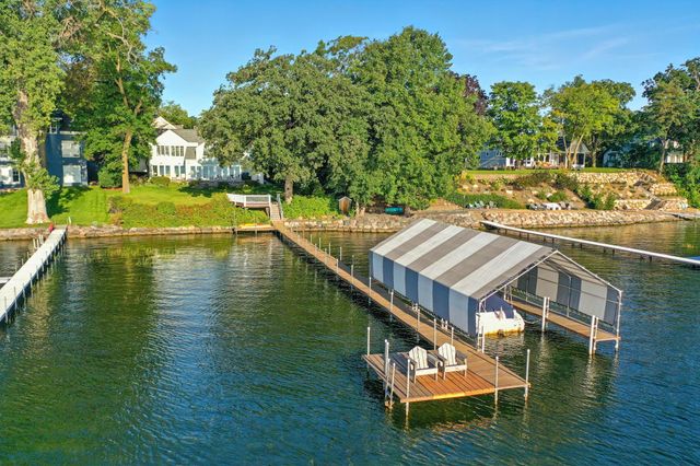 215 W Point Road, Tonka Bay, MN 55331