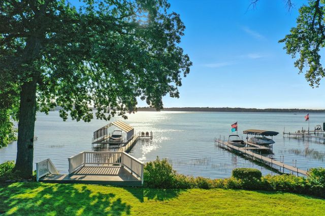 215 W Point Road, Tonka Bay, MN 55331