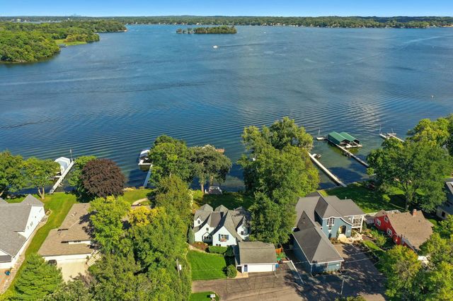 215 W Point Road, Tonka Bay, MN 55331