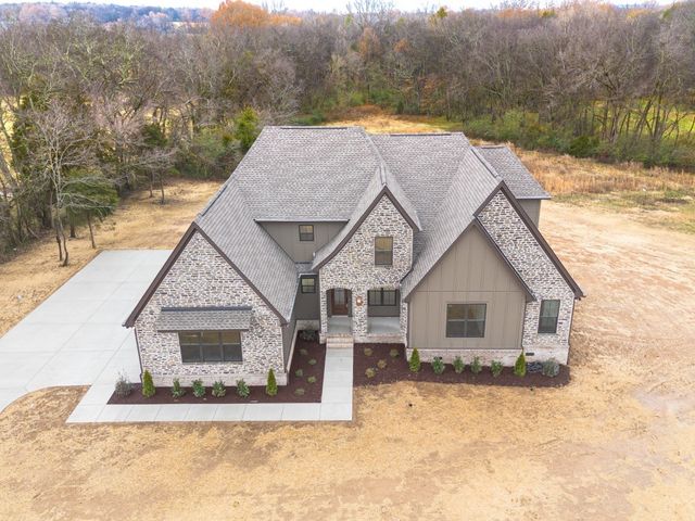 25 Sarah Ct, Columbia, TN 38401