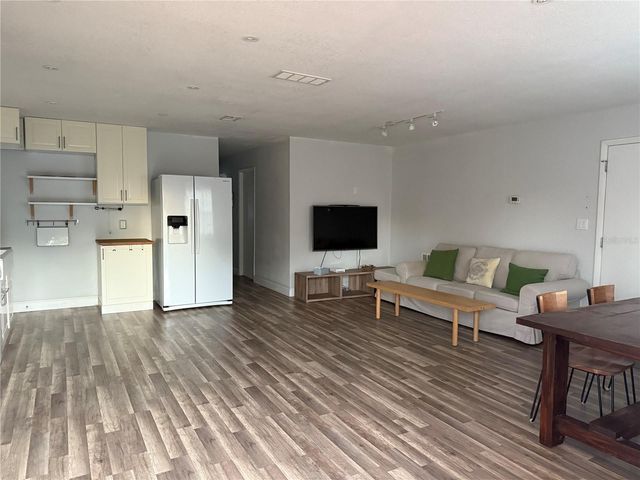 1009 JAMAJO BOULEVARD, Orlando, FL 32803