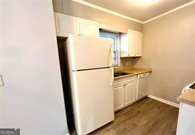 136 Old Ferry Way, Roswell, GA 30076