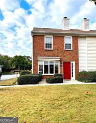 136 Old Ferry Way, Roswell, GA 30076