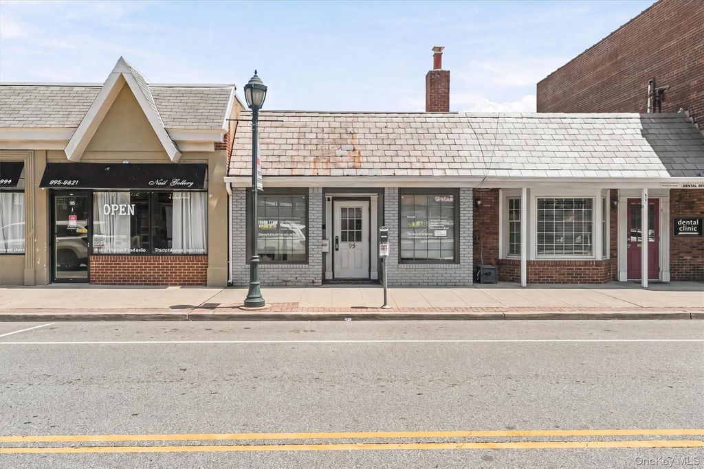 95 Rockaway Avenue, Valley Stream, NY 11580 — photo 2