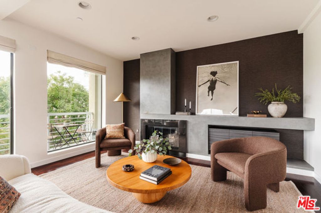 812 N Croft Avenue 301, West Hollywood, CA 90069