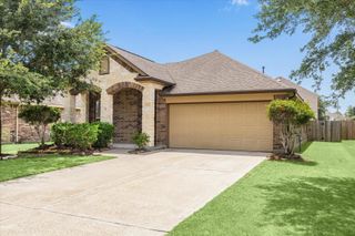 208 Morgan Isle Lane, Dickinson, TX 77539