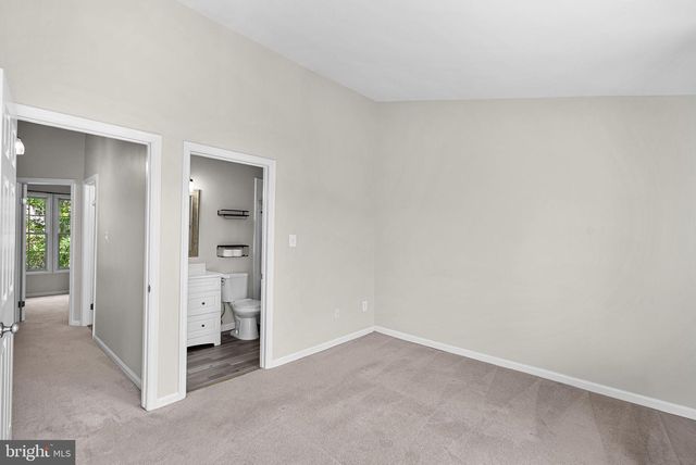 6511 SKYLEMAR TRL, Centreville, VA 20121