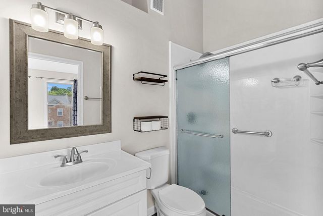 6511 SKYLEMAR TRL, Centreville, VA 20121