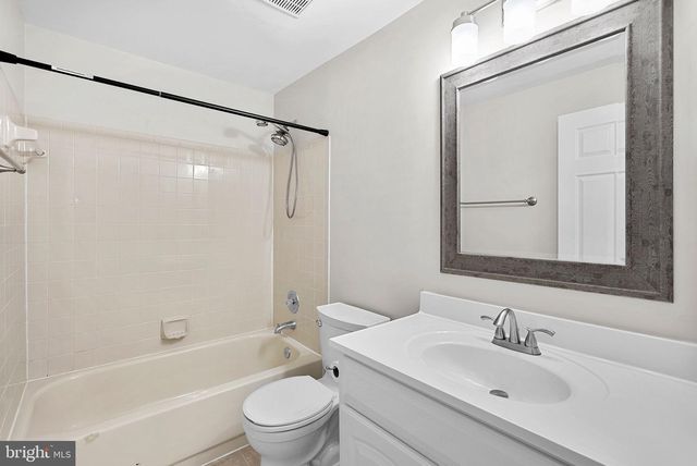 6511 SKYLEMAR TRL, Centreville, VA 20121