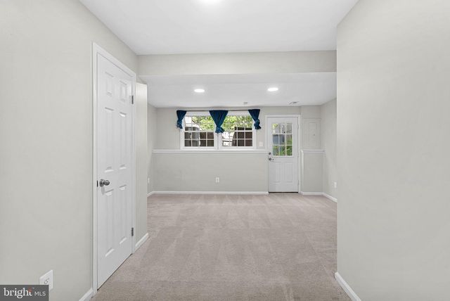 6511 SKYLEMAR TRL, Centreville, VA 20121
