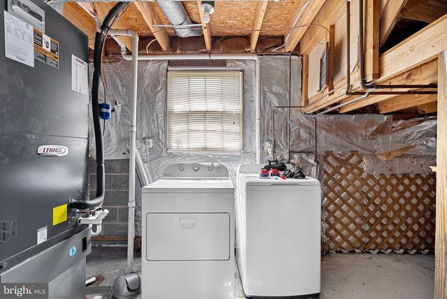 6511 SKYLEMAR TRL, Centreville, VA 20121