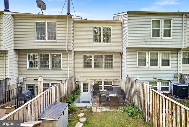 6511 SKYLEMAR TRL, Centreville, VA 20121