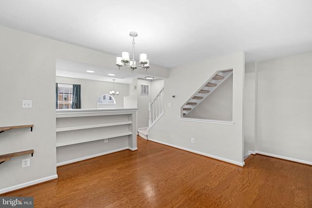6511 SKYLEMAR TRL, Centreville, VA 20121