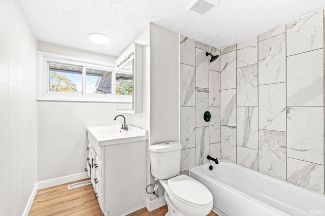 3404 Brighton Place, South Bend, IN 46615