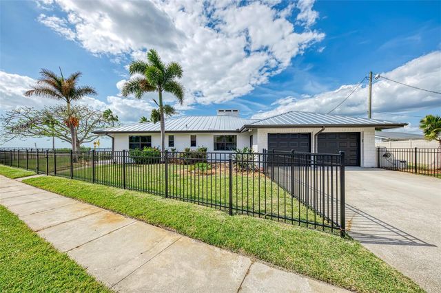 1822 RIVERSIDE DRIVE E, Bradenton, FL 34208