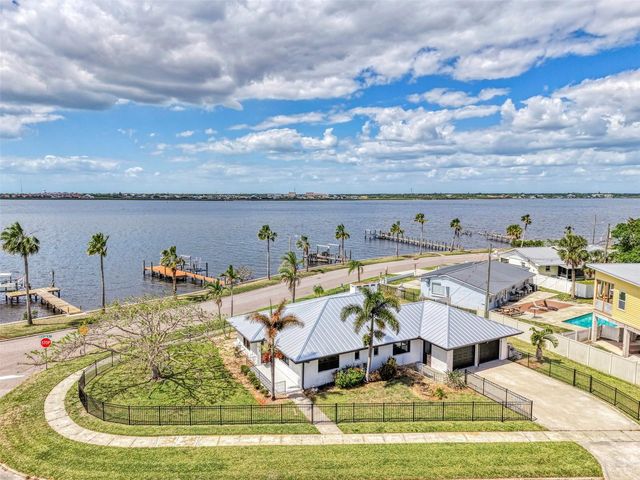 1822 RIVERSIDE DRIVE E, Bradenton, FL 34208