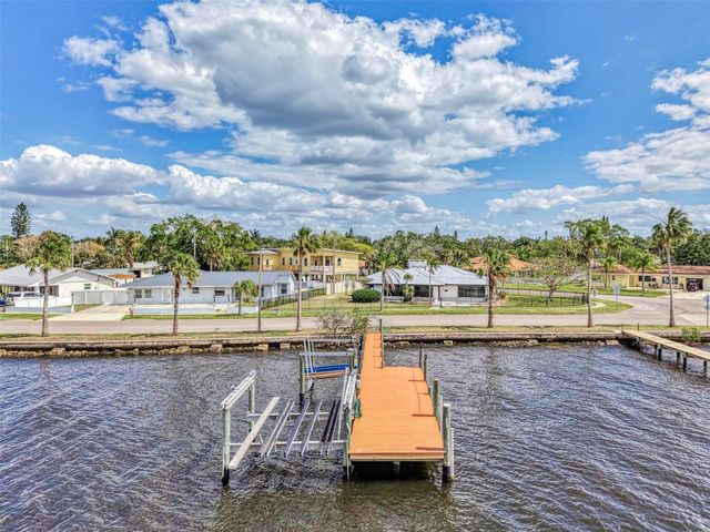 1822 RIVERSIDE DRIVE E, Bradenton, FL 34208