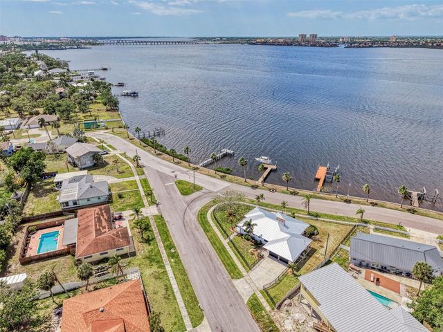 1822 RIVERSIDE DRIVE E, Bradenton, FL 34208